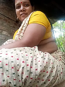 Snapshot of reya743 chatting on December 2, 3:23 am reya743 online show from December 2, 3:23 am