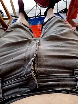 Snapshot of SALCEDO_041198 chatting on October 3, 7:11 pm SALCEDO 041198 online show from October 3, 7:11 pm