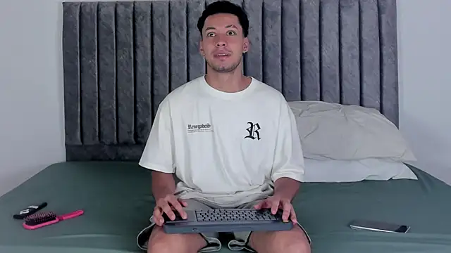 aroncooper1 online show from October 2, 12:23 pm