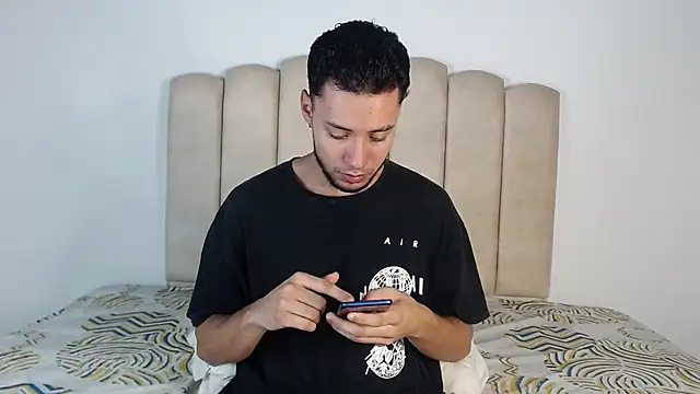 aroncooper1 online show from January 8, 1:41 am