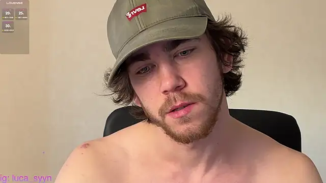 Snapshot of luca_syn chatting on November 3, 11:44 am luca syn online show from November 3, 11:44 am