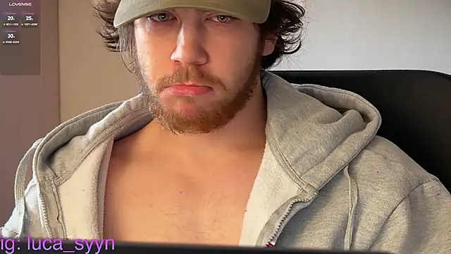 Snapshot of luca_syn chatting on November 21, 7:40 am luca syn online show from November 21, 7:40 am