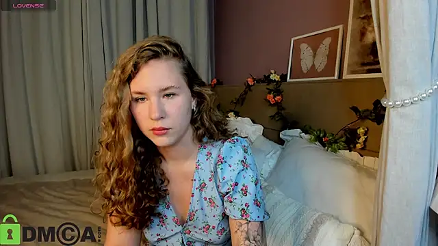 Snapshot of Elsie_Cutties chatting on September 26, 12:03 am Elsie Cutties online show from September 26, 12:03 am