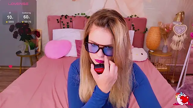 Snapshot of KellyHayden chatting on September 28, 10:31 am KellyHayden online show from September 28, 10:31 am