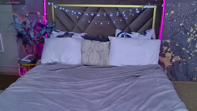 Snapshot of KellyHayden chatting on October 1, 10:21 am KellyHayden online show from October 1, 10:21 am