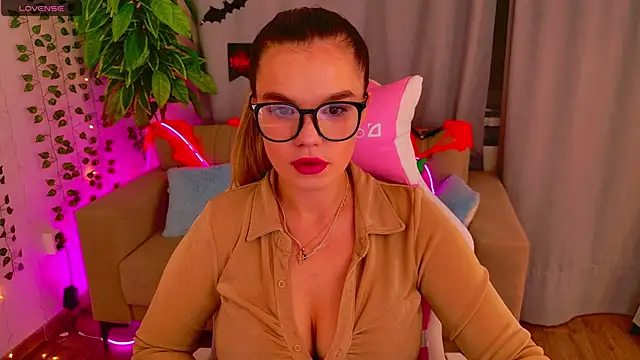 Snapshot of KellyHayden chatting on November 1, 3:25 pm KellyHayden online show from November 1, 3:25 pm