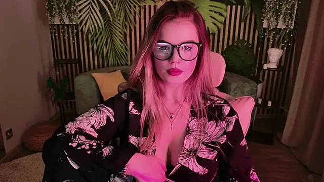 Snapshot of KellyHayden chatting on November 20, 1:33 pm KellyHayden online show from November 20, 1:33 pm