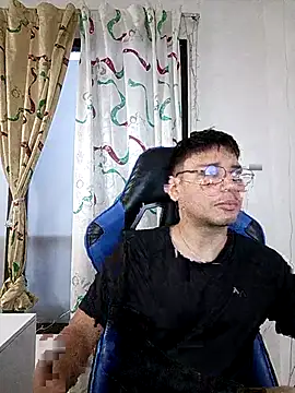 Snapshot of marcuswildx chatting on November 20, 10:59 am marcuswildx online show from November 20, 10:59 am