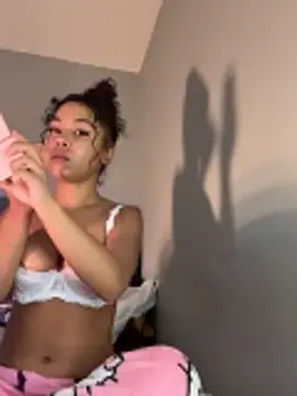 Snapshot of OliviaAshhh chatting on November 13, 10:52 pm OliviaAshhh online show from November 13, 10:52 pm