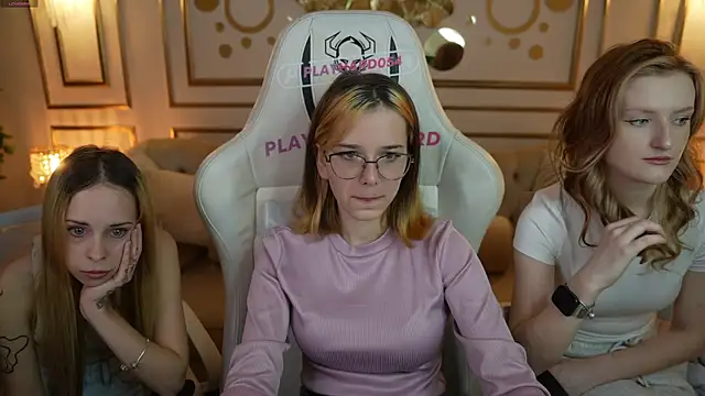 Snapshot of Hoshi_mur chatting on October 5, 10:24 am Hoshi mur online show from October 5, 10:24 am