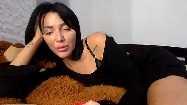 Snapshot of Veymoria chatting on October 8, 11:13 pm Veymoria online show from October 8, 11:13 pm