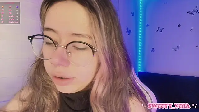 Snapshot of sweettvera chatting on November 8, 10:26 am sweettvera online show from November 8, 10:26 am