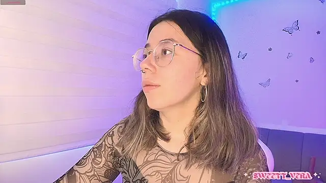 sweettvera online show from April 14, 1:39 pm