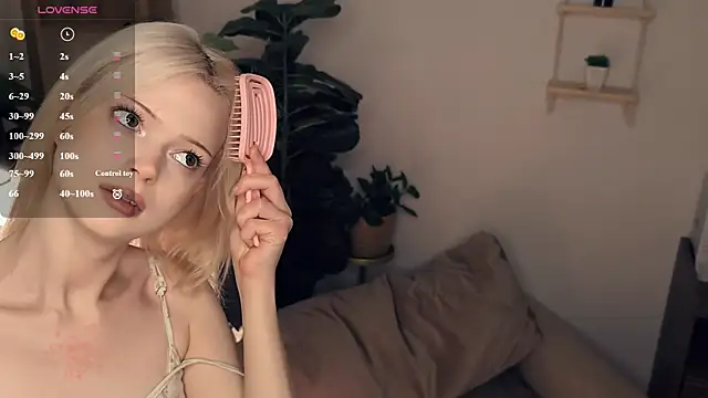 LaureMestler online show from April 15, 9:27 am