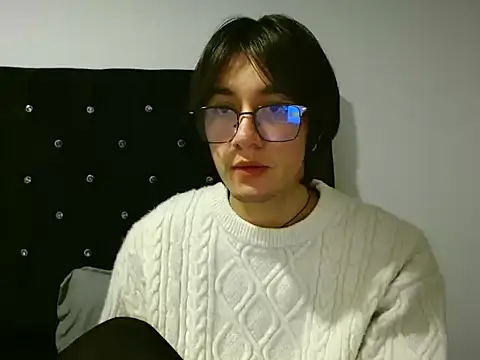 Snapshot of Matti_Mendez_ chatting on June 11, 1:49 am Matti Mendez online show from June 11, 1:49 am