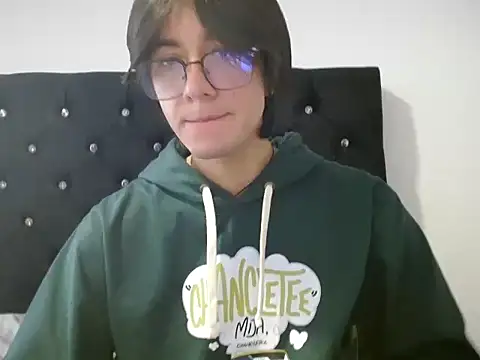 Snapshot of Matti_Mendez_ chatting on June 22, 1:30 pm Matti Mendez online show from June 22, 1:30 pm