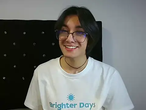 Snapshot of Matti_Mendez_ chatting on July 2, 3:40 pm Matti Mendez online show from July 2, 3:40 pm