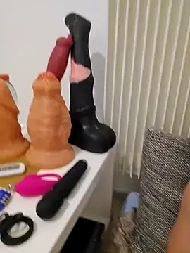 Snapshot of Chrisou73 chatting on February 15, 4:36 pm Chrisou73 online show from February 15, 4:36 pm