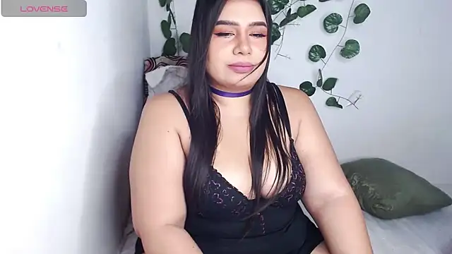 vivianepierss online show from February 3, 8:13 am