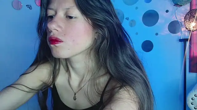 Nina Roser online show from September 26, 1:04 pm
