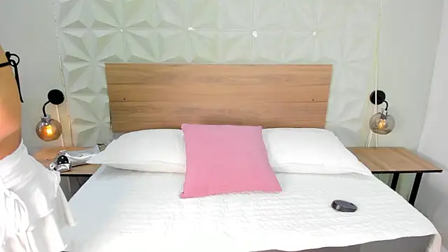 ValeryTrans  online show from February 21, 1:23 pm