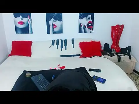 mylygrey online show from May 23, 11:58 am