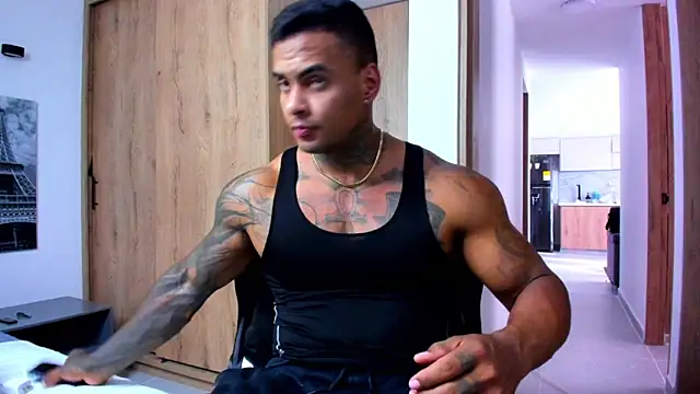 Snapshot of binmontana_ chatting on May 4, 9:00 pm binmontana online show from May 4, 9:00 pm