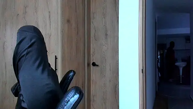Snapshot of binmontana_ chatting on July 23, 11:13 pm binmontana online show from July 23, 11:13 pm