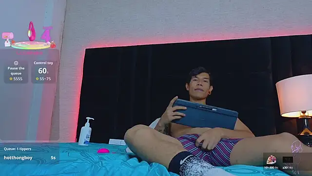 Snapshot of Dante_Hanna chatting on October 29, 11:39 pm Dante Hanna online show from October 29, 11:39 pm