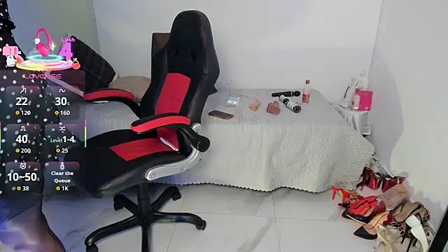 ema wright online show from April 17, 9:40 pm