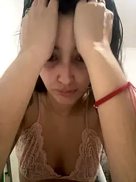 Snapshot of KarenG2025 chatting on October 10, 3:38 am KarenG2025 online show from October 10, 3:38 am