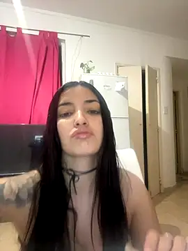 Snapshot of KarenG2025 chatting on November 7, 2:11 am KarenG2025 online show from November 7, 2:11 am