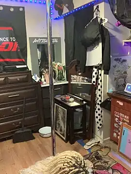 blondebarbiebae online show from September 30, 8:25 pm