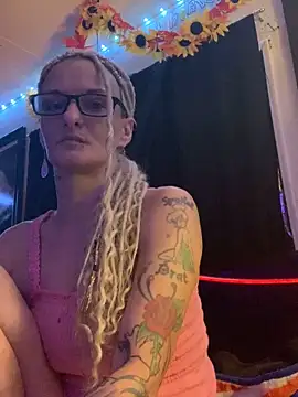 blondebarbiebae online show from October 6, 11:13 pm