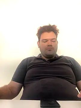 Snapshot of big_bearr chatting on October 28, 1:36 pm big bearr online show from October 28, 1:36 pm