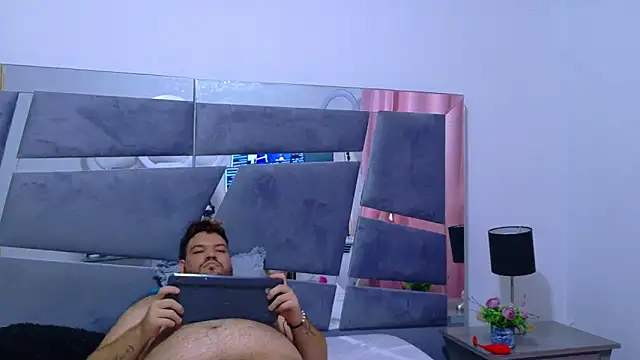 Snapshot of big_bearr chatting on November 9, 5:00 pm big bearr online show from November 9, 5:00 pm