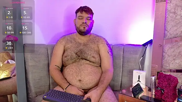 Snapshot of big_bearr chatting on November 18, 6:34 pm big bearr online show from November 18, 6:34 pm