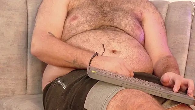 Snapshot of big_bearr chatting on November 24, 3:39 am big bearr online show from November 24, 3:39 am