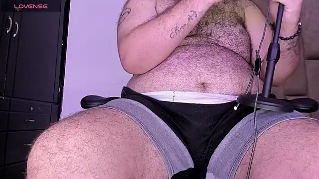 Snapshot of big_bearr chatting on April 21, 10:56 pm big bearr online show from April 21, 10:56 pm