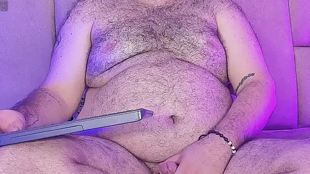 Snapshot of big_bearr chatting on May 23, 3:45 am big bearr online show from May 23, 3:45 am
