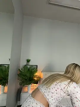 MaryDavies online show from March 17, 4:39 am