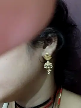 Snapshot of Mahek_love143 chatting on June 17, 11:05 pm Mahek love143 online show from June 17, 11:05 pm
