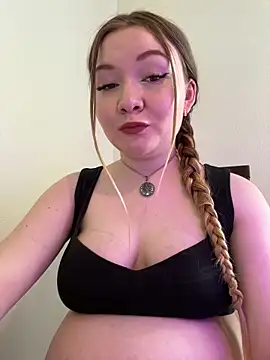 Amalie Smith online show from June 8, 7:20 am