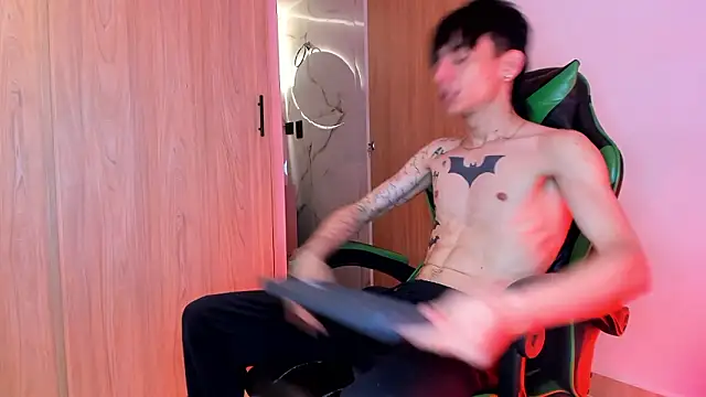 Skinny batman online show from March 7, 4:20 am