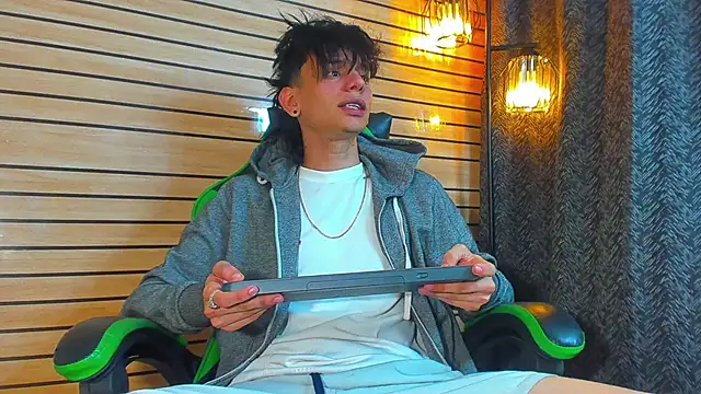 Skinny batman online show from April 26, 6:11 am