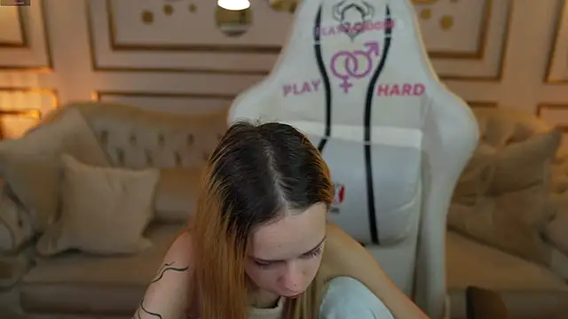 Snapshot of Luchi_Sun chatting on October 6, 10:34 am Luchi Sun online show from October 6, 10:34 am