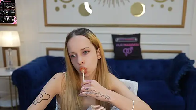 Snapshot of Luchi_Sun chatting on October 15, 2:28 pm Luchi Sun online show from October 15, 2:28 pm