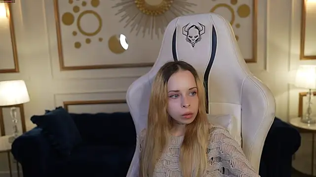 Snapshot of Luchi_Sun chatting on November 3, 11:11 am Luchi Sun online show from November 3, 11:11 am