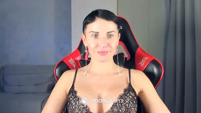 Snapshot of Angel_iam chatting on June 5, 5:51 pm Angel iam online show from June 5, 5:51 pm