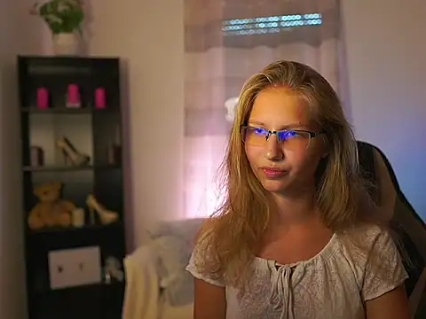 Snapshot of emmie_murray chatting on September 26, 1:04 pm emmie murray online show from September 26, 1:04 pm